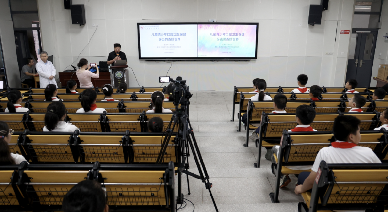 全国爱牙日 | 六安把口腔科普直播搬进校园