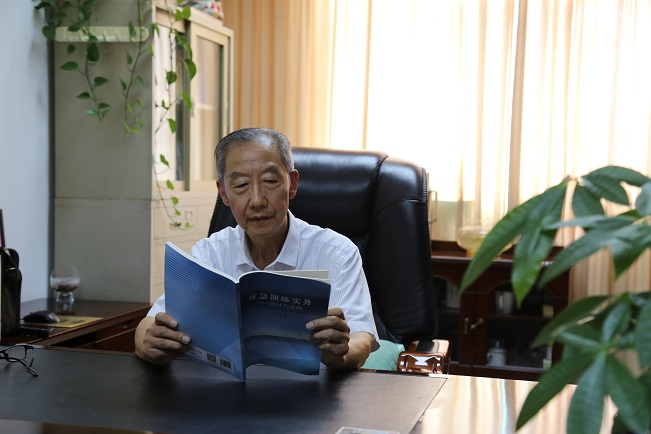 参与的"70年七十人·为国增辉六安人"表彰活动,在六安市图书馆举行